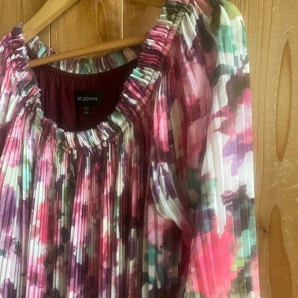 St. John Brigitte Floral-Print Georgette Pleated Blouse - Picture 5 of 10